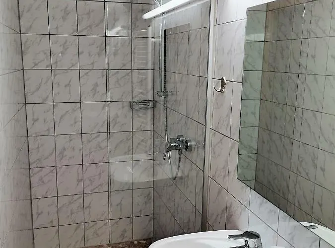 拉迪斯斯玛特小木屋公寓 * 拉迪斯